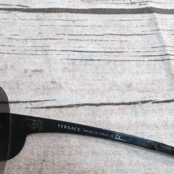 Versace MOD. 2113-B Black Shield Sunglasses 1009/11 – Women’s Oversized - Picture 5 of 14